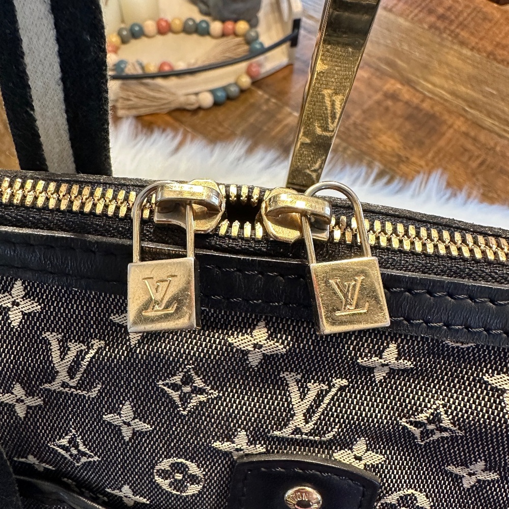 🖤🤍Louis Vuitton Mini Lin Mary Kate🤍🖤 - Picture 3 of 8